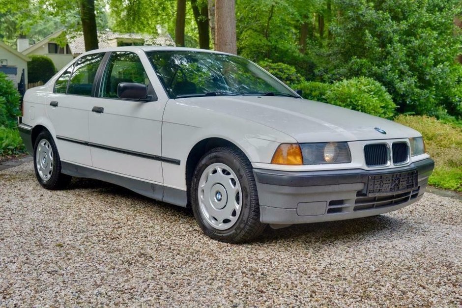 BMW E36 cu 44000 km la bord