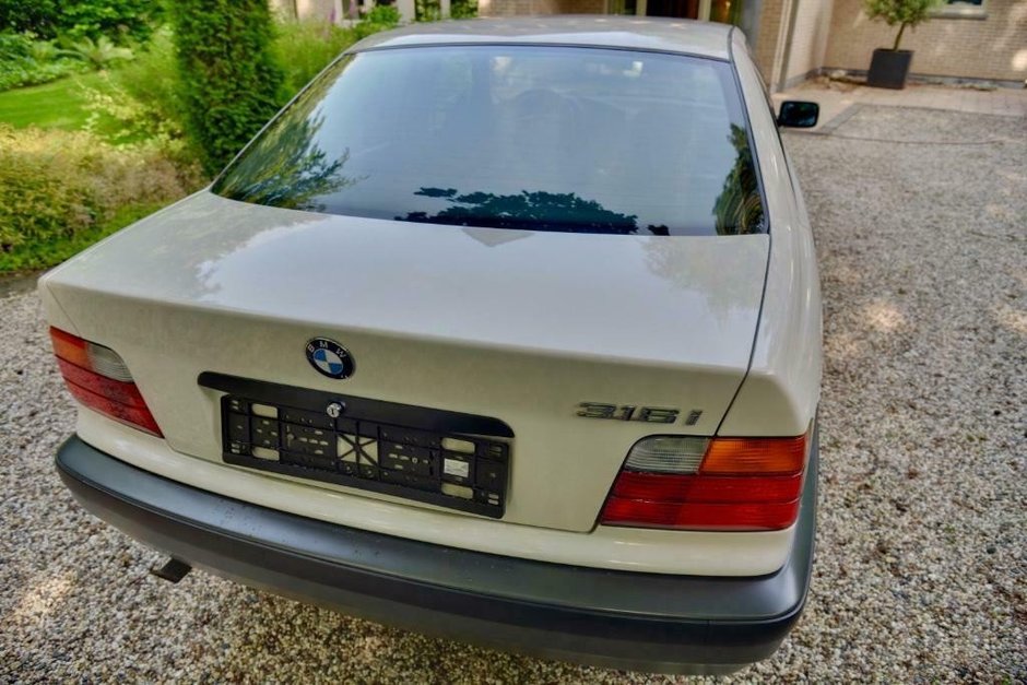 BMW E36 cu 44000 km la bord