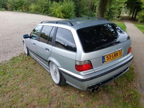 BMW E36 Touring cu motor de M3