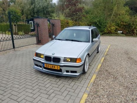 BMW E36 Touring cu motor de M3