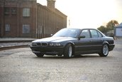 BMW E38 cu motor de M5