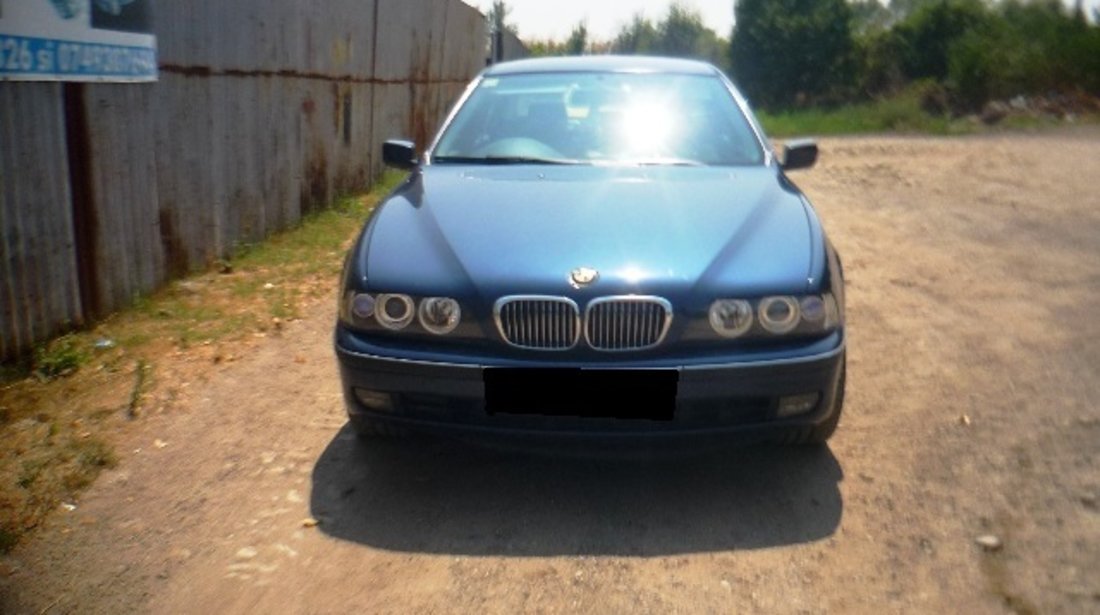 BMW E39 523i