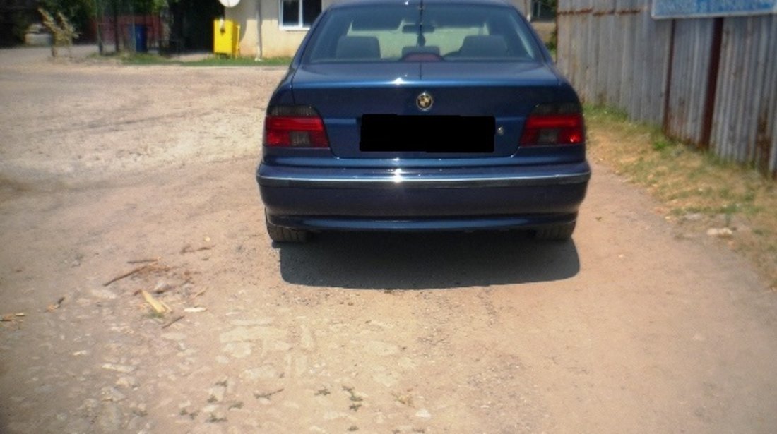 BMW E39 523i