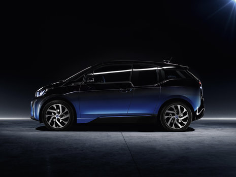 BMW i3 si i8 Crossfade