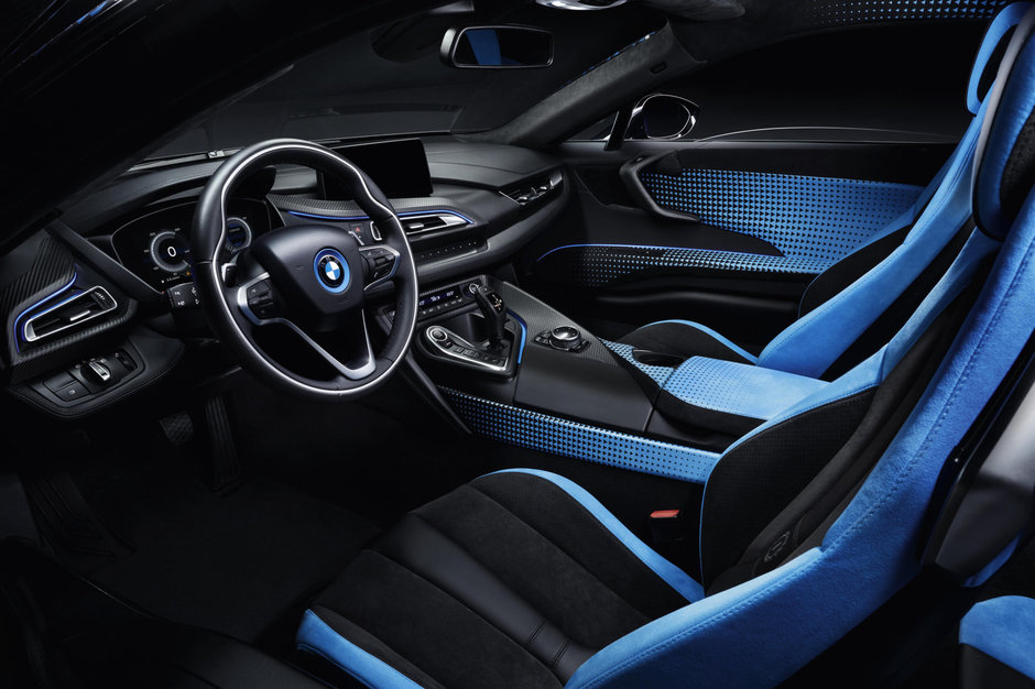 BMW i3 si i8 Crossfade