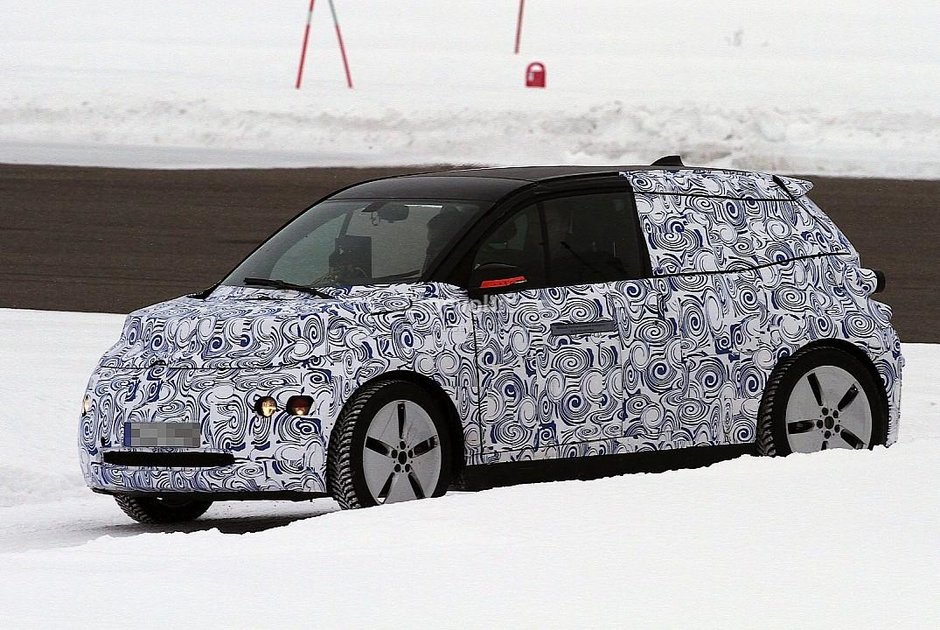 BMW i3, spionat in timpul unor teste pe zapada