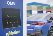 BMW i4 M50 testeaza cel mai mare hub de incarcare din Romania