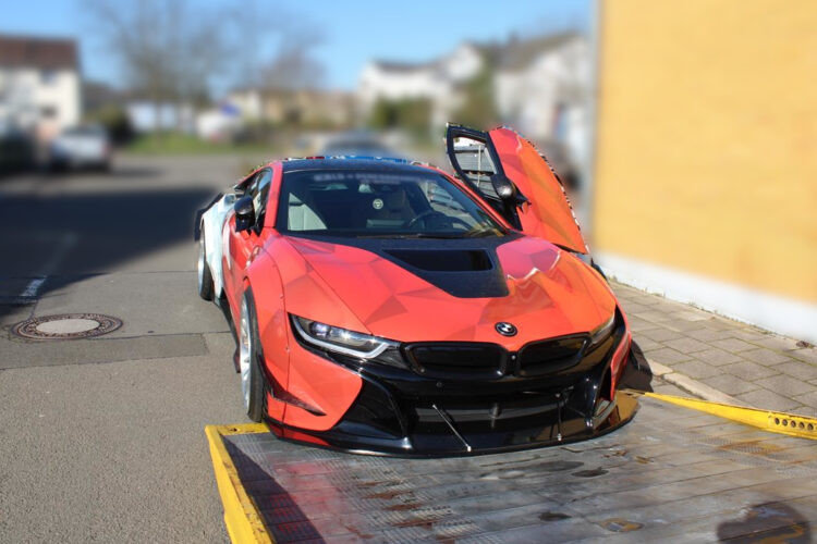 BMW i8 confiscat