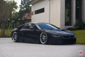 BMW i8 cu jante Vossen