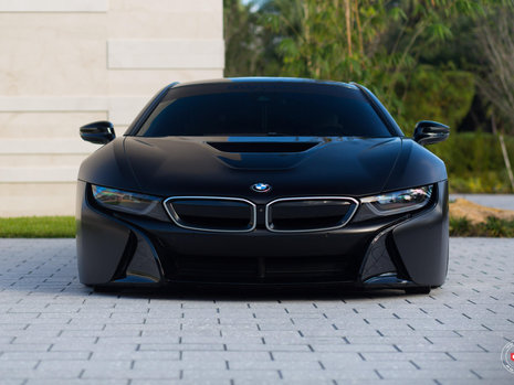 BMW i8 cu jante Vossen