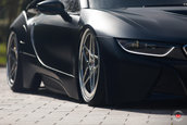 BMW i8 cu jante Vossen