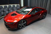 BMW i8 pe rosu