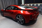 BMW i8 pe rosu