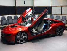 BMW i8 pe rosu