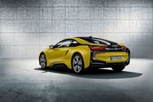 BMW i8 Protonic Frozen Black Edition si Protonic Frozen Yellow