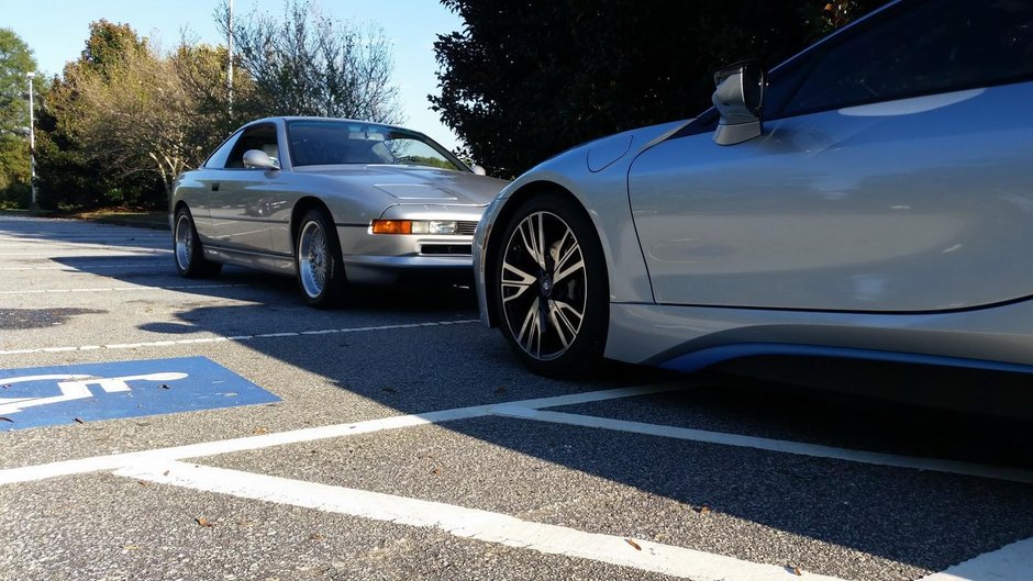 BMW i8 vs BMW 850Ci