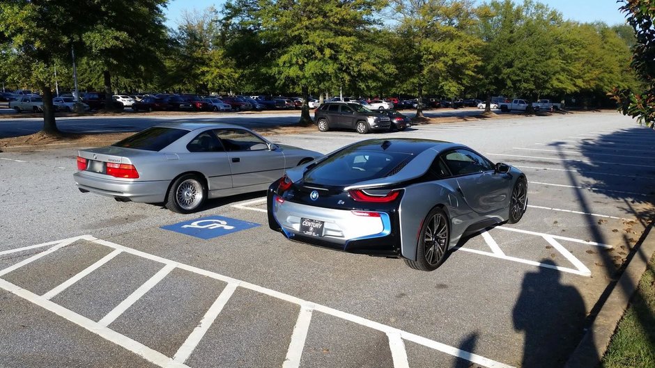 BMW i8 vs BMW 850Ci