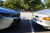 BMW i8 vs BMW 850Ci