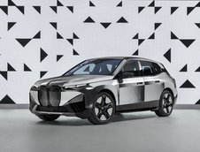 BMW iX Flow cu E Ink