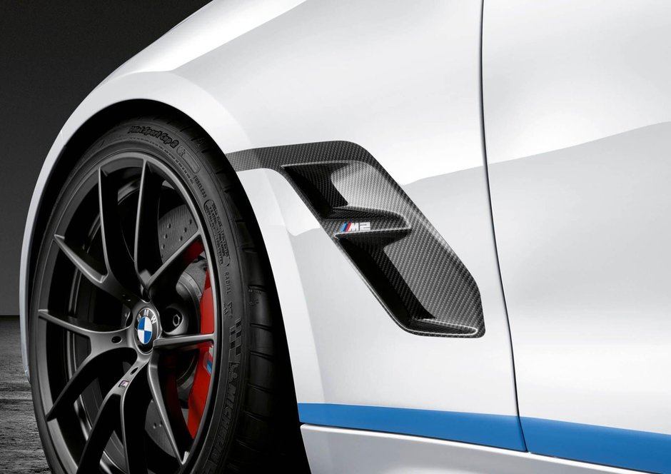 BMW M2 Competition cu accesorii M Performance