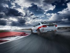 BMW M2 Competition cu accesorii M Performance