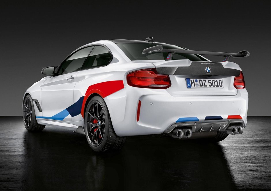 BMW M2 Competition cu accesorii M Performance