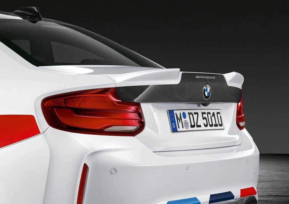 BMW M2 Competition cu accesorii M Performance