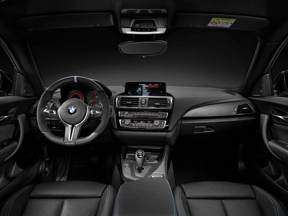 BMW M2 cu accesorii M Performance