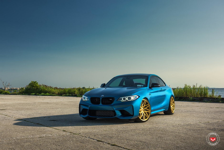 BMW M2 cu jante Vossen