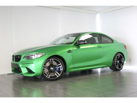 BMW M2 verde mat