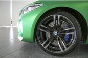 BMW M2 verde mat