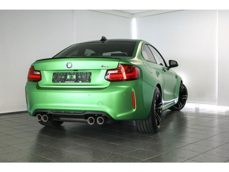 BMW M2 verde mat