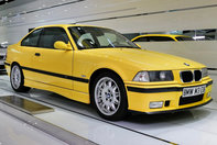BMW M3 cu 2.762 de kilometri la bord