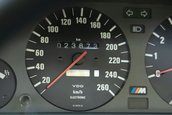 BMW M3 cu 23.673 de kilometri la bord