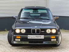 BMW M3 cu 23.673 de kilometri la bord