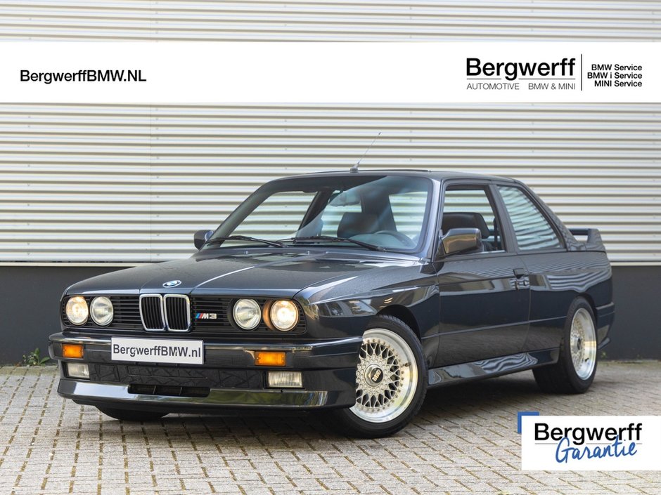 BMW M3 cu 23.673 de kilometri la bord