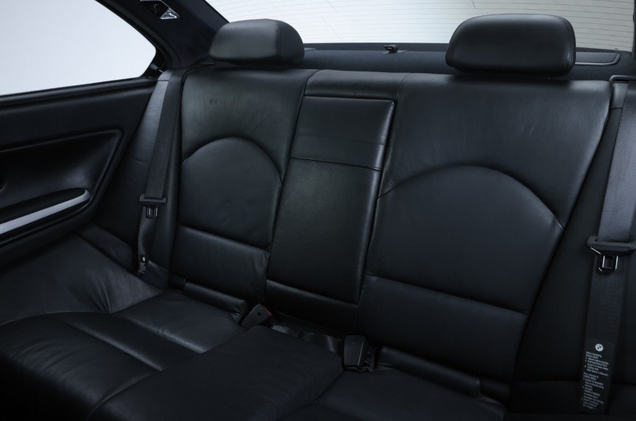 BMW M3 cu 3.112 kilometri la bord