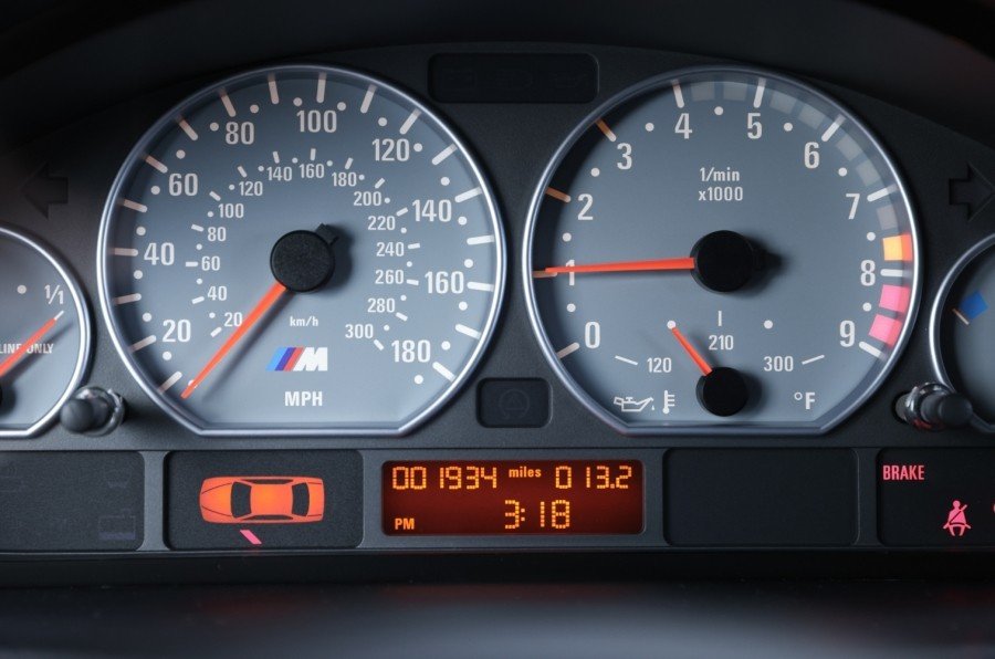 BMW M3 cu 3.112 kilometri la bord