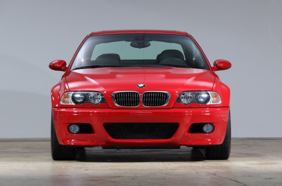 BMW M3 cu 3.112 kilometri la bord