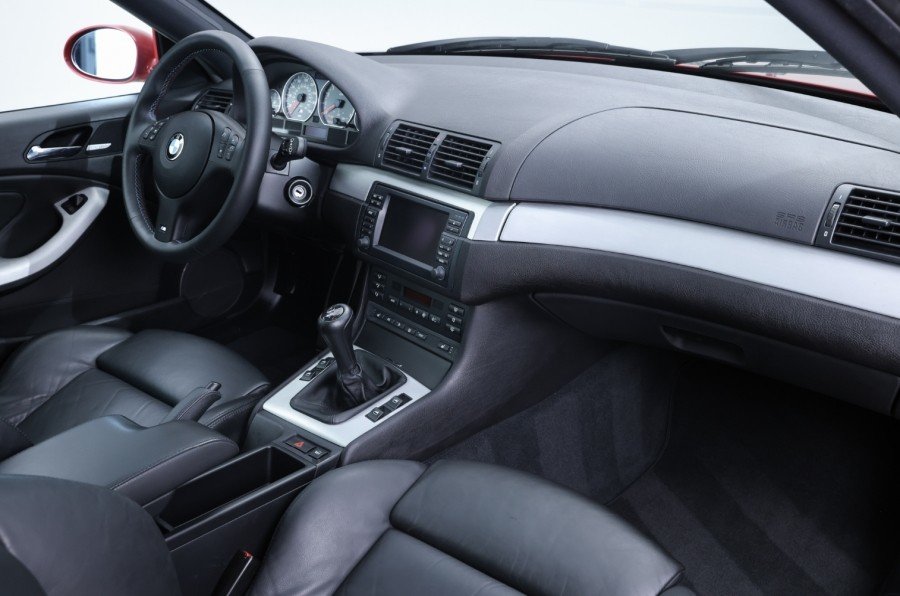 BMW M3 cu 3.112 kilometri la bord