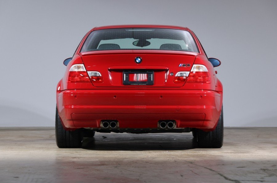 BMW M3 cu 3.112 kilometri la bord