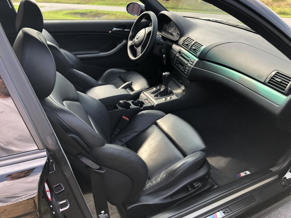 BMW M3 cu 3.865 de kilometri la bord
