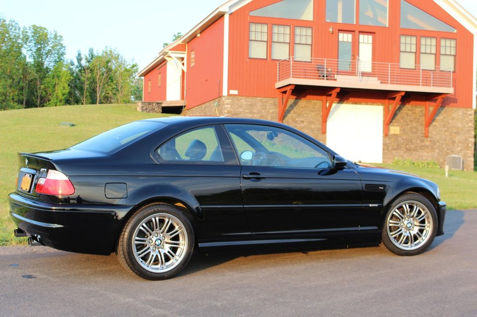BMW M3 cu 3.865 de kilometri la bord