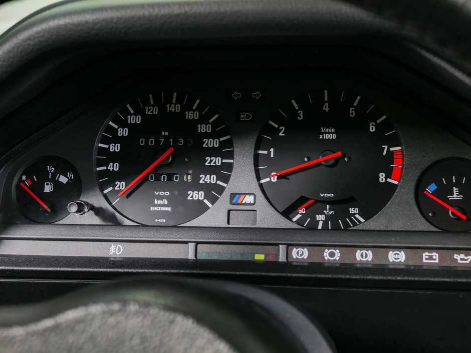 BMW M3 cu 7.133 de kilometri la bord