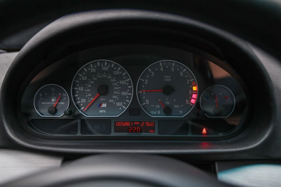 BMW M3 cu 9.464 de kilometri la bord