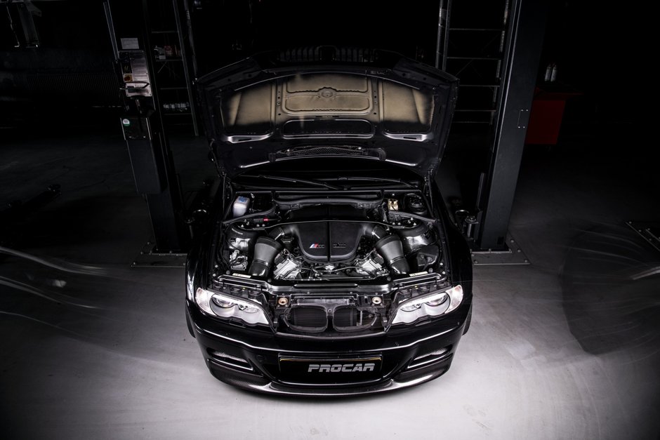 BMW M3 cu motor V10