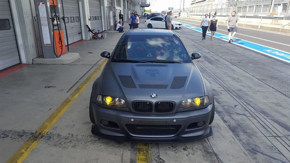 BMW M3 cu motor V8 de sapte litri