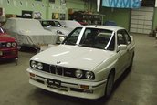 BMW M3 E30 cu 0 kilometri la bord