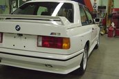 BMW M3 E30 cu 0 kilometri la bord