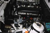 BMW M3 E30 cu 0 kilometri la bord